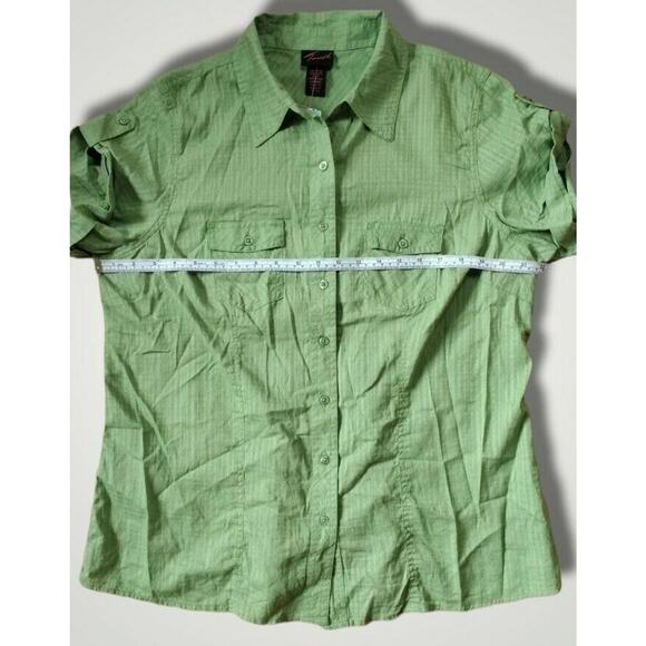 Torrid NWT Short Sleeve Roll Tab Button Up Top Size 2 Green - Picture 5 of 7